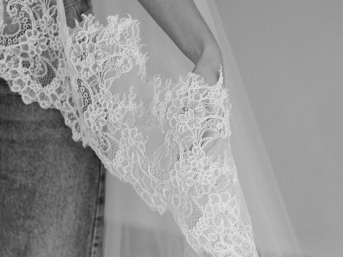 Lace Trim Veils