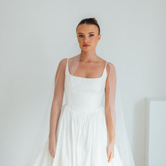 ANDY. single tier veil, barely there, plain tulle.
