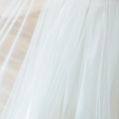 ANDY. single tier veil, barely there, plain tulle.