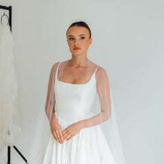 ANDY. single tier veil, barely there, plain tulle.