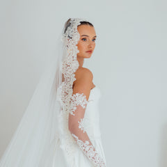BILLIE. mantilla veil, bold lace edge.
