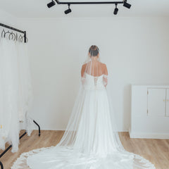 BILLIE. mantilla veil, bold lace edge.