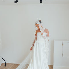 BILLIE. mantilla veil, bold lace edge.