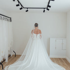 BILLIE. mantilla veil, bold lace edge.