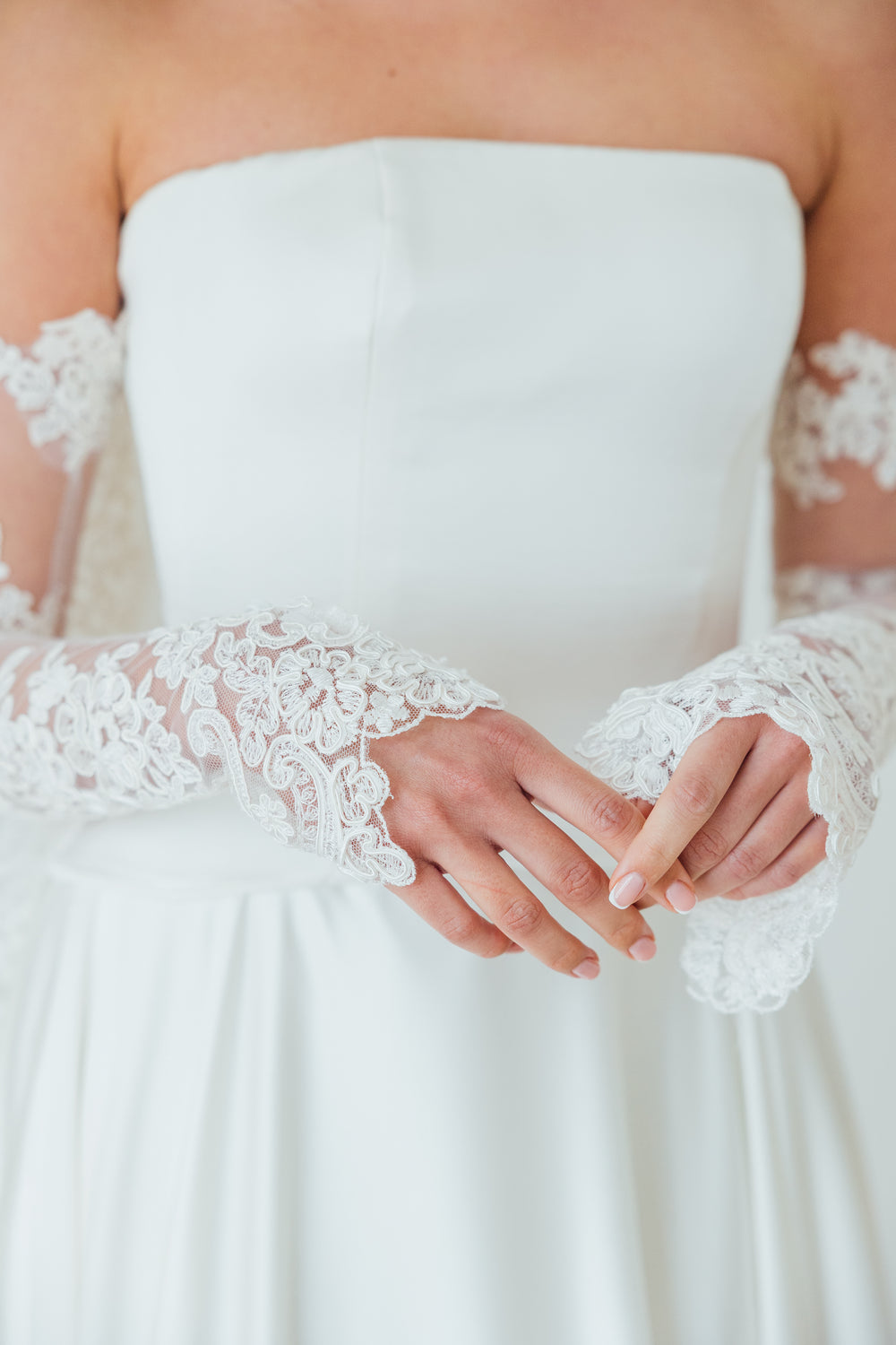 BILLIE. corded lace bridal sleeves.