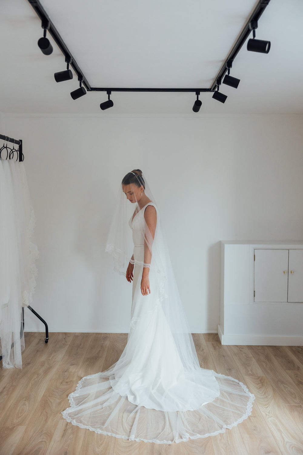 HARRY. blusher veil, eyelash lace trim.