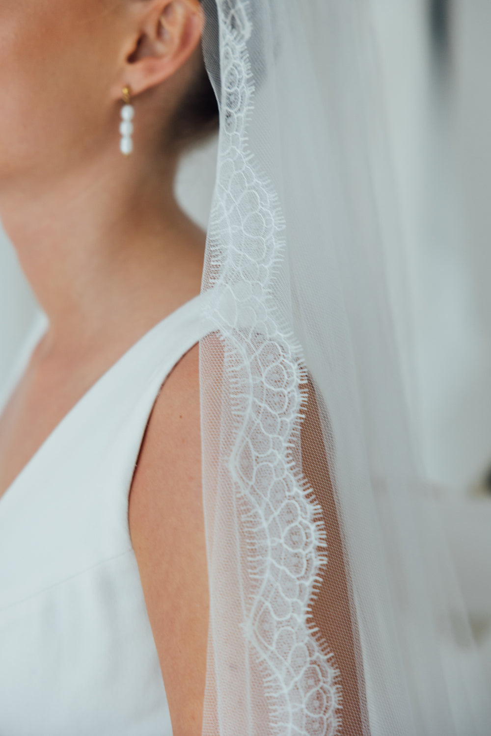 HARRY. single tier veil, eyelash lace trim.