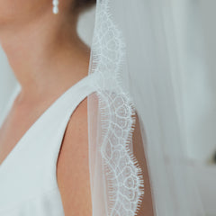 HARRY. single tier veil, eyelash lace trim.