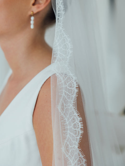 HARRY. single tier veil, eyelash lace trim.
