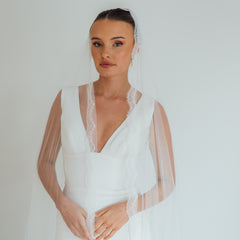 HARRY. single tier veil, eyelash lace trim.