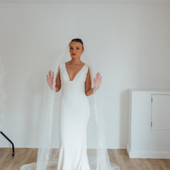 HARRY. single tier veil, eyelash lace trim.