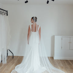HARRY. single tier veil, eyelash lace trim.