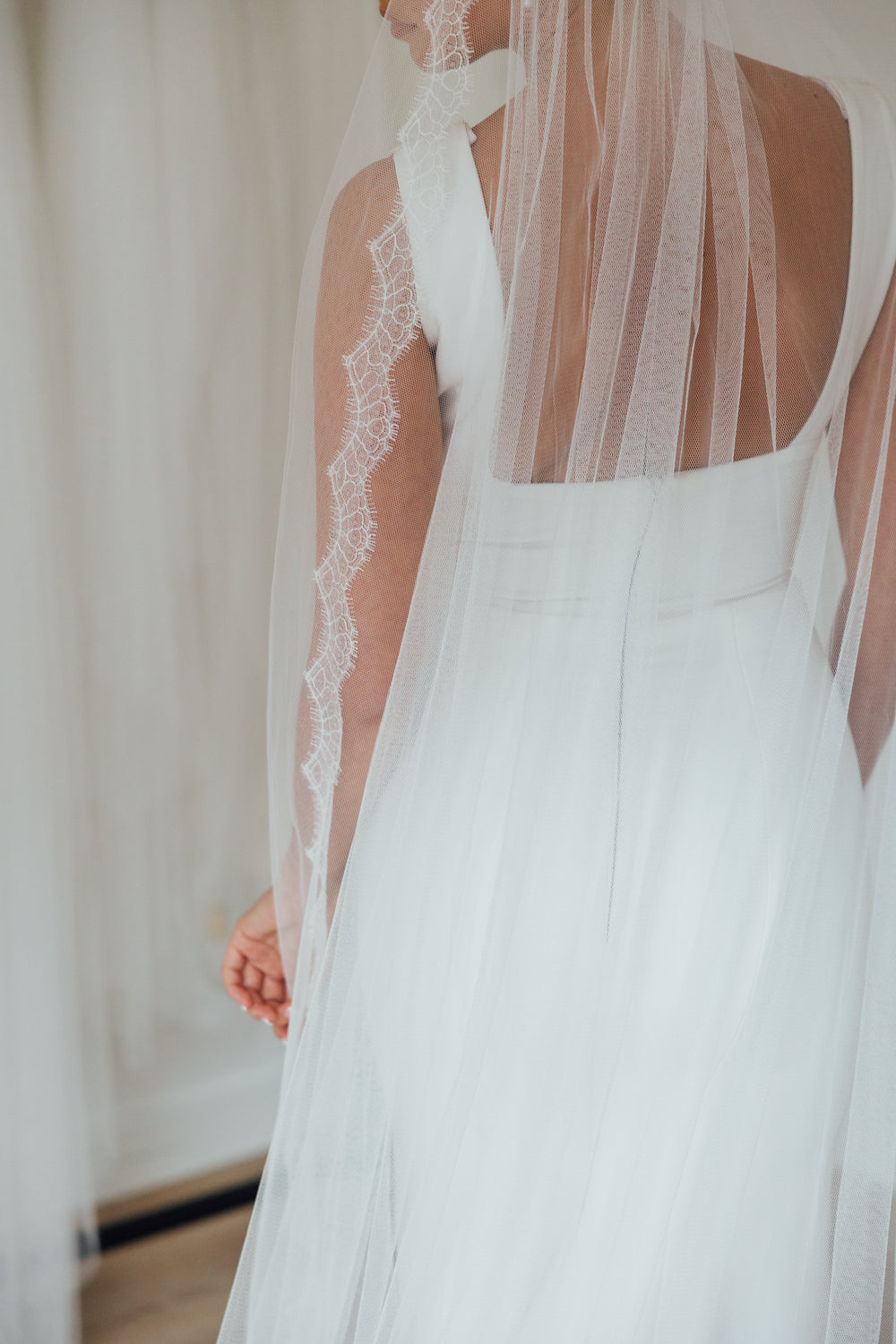 HARRY. single tier veil, eyelash lace trim.