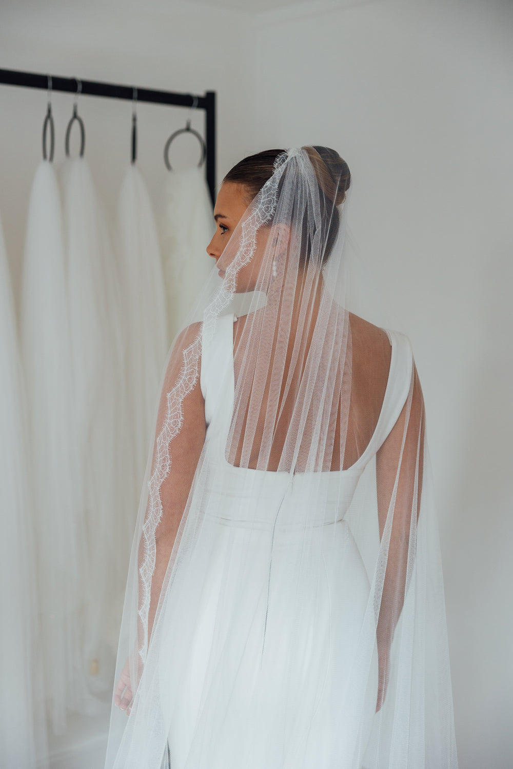 HARRY. single tier veil, eyelash lace trim.