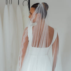 HARRY. single tier veil, eyelash lace trim.