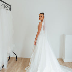 SOPHIE. single tier veil, cord lace trim.