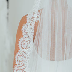 SOPHIE. single tier veil, cord lace trim.