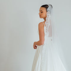 SOPHIE. single tier veil, cord lace trim.