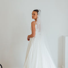SOPHIE. single tier veil, cord lace trim.