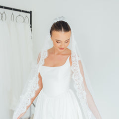 SOPHIE. single tier veil, cord lace trim.