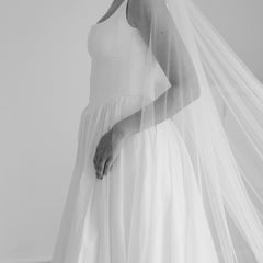 DAPHNE. single tier veil, sparkle detail.