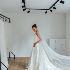 DAPHNE. single tier veil, sparkle detail.