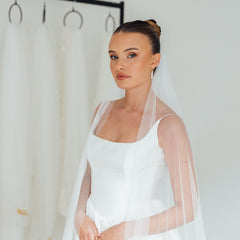 DAPHNE. single tier veil, sparkle detail.