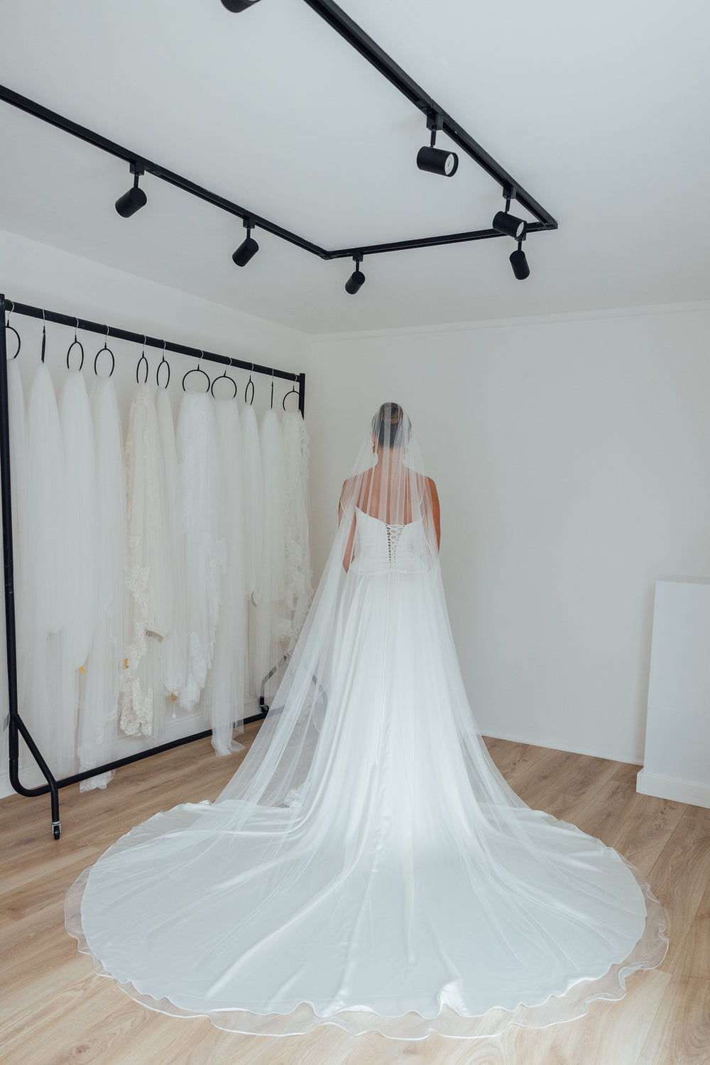 FRANC. single tier veil, fully ruched, plain tulle.