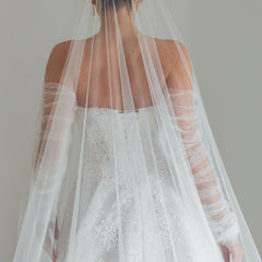 LILY. plain tulle, blusher veil.