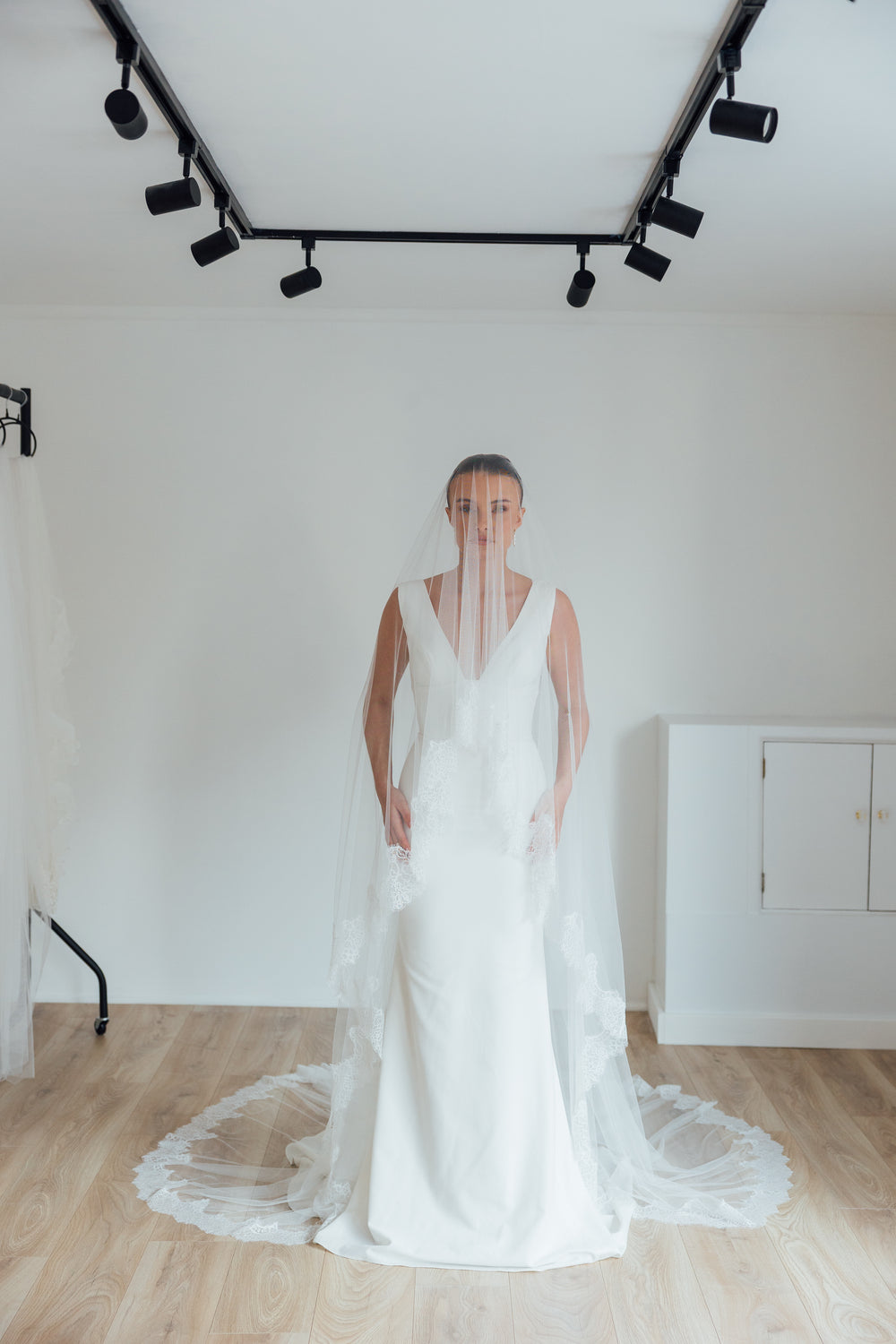 PAIGE. blusher veil, wide lace trim.