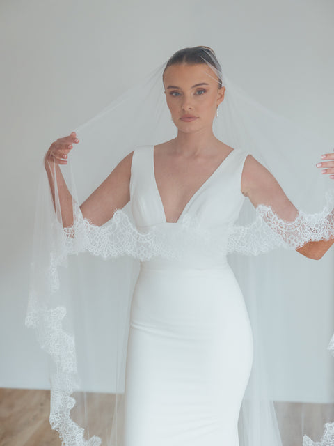 PAIGE. blusher veil, wide lace trim.