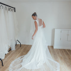 PAIGE. blusher veil, wide lace trim.