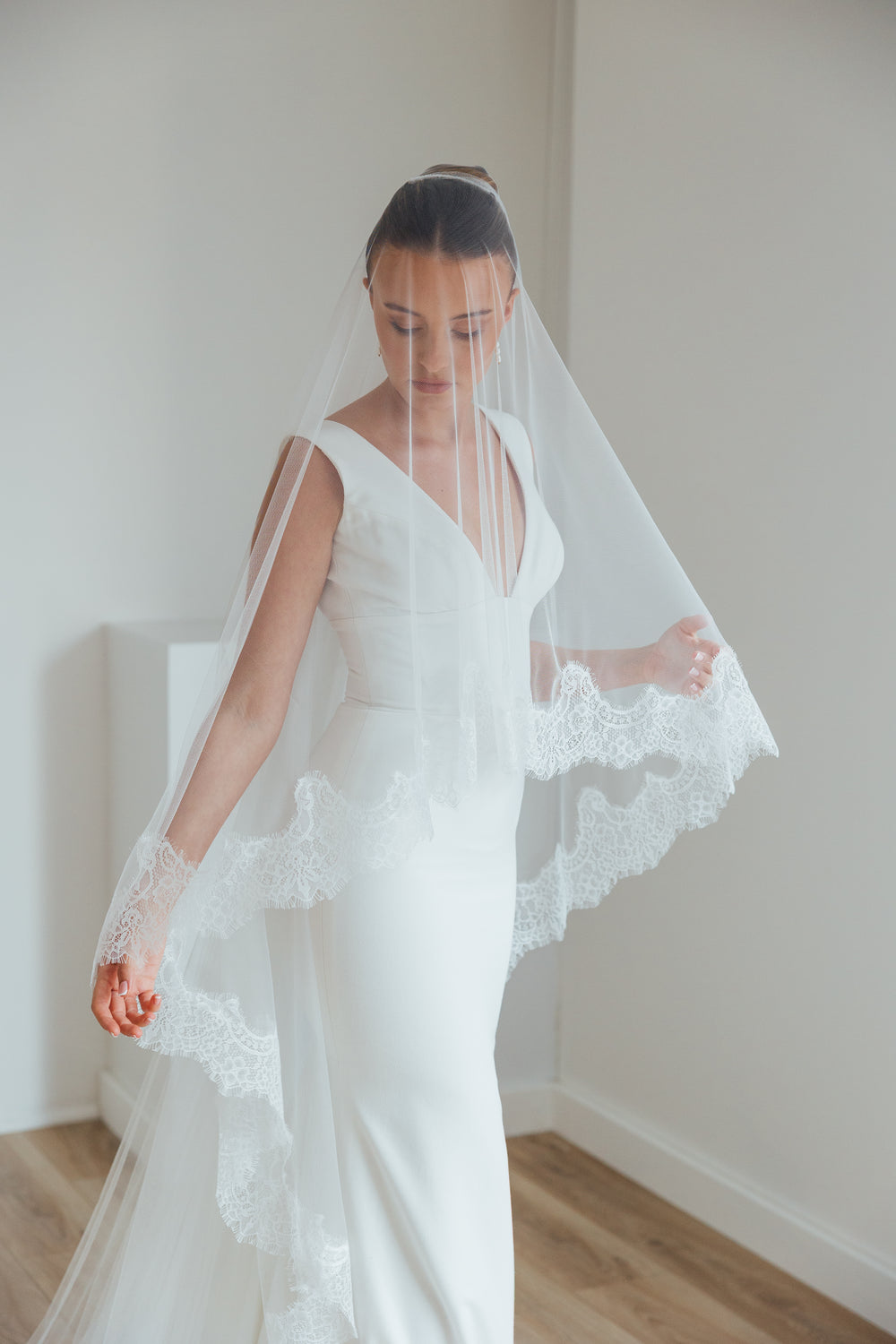 PAIGE. blusher veil, wide lace trim.