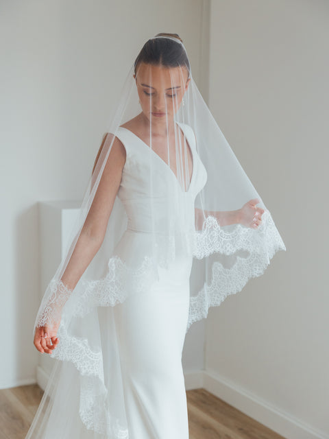 PAIGE. blusher veil, wide lace trim.