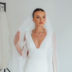 PAIGE. single tier veil, wide lace trim.