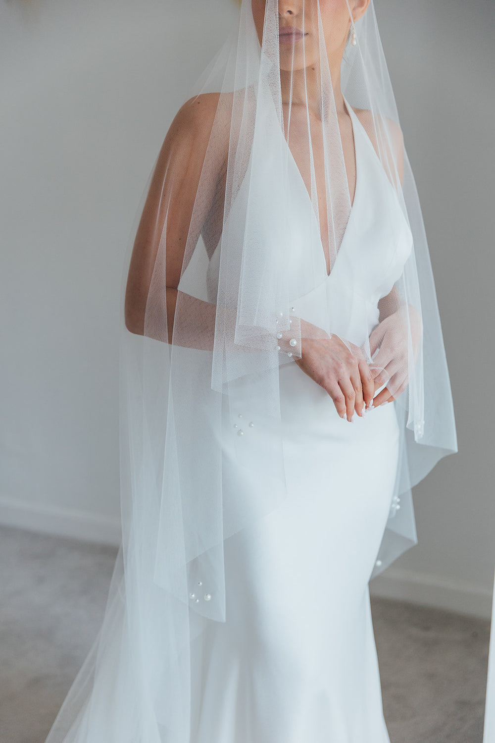 TAMSIN. blusher veil, pearl detail.