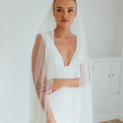 TAMSIN. single tier veil, pearl detail.
