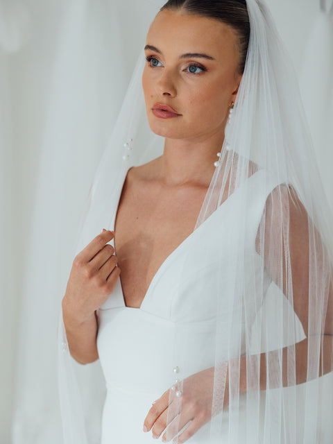 TAMSIN. single tier veil, pearl detail.