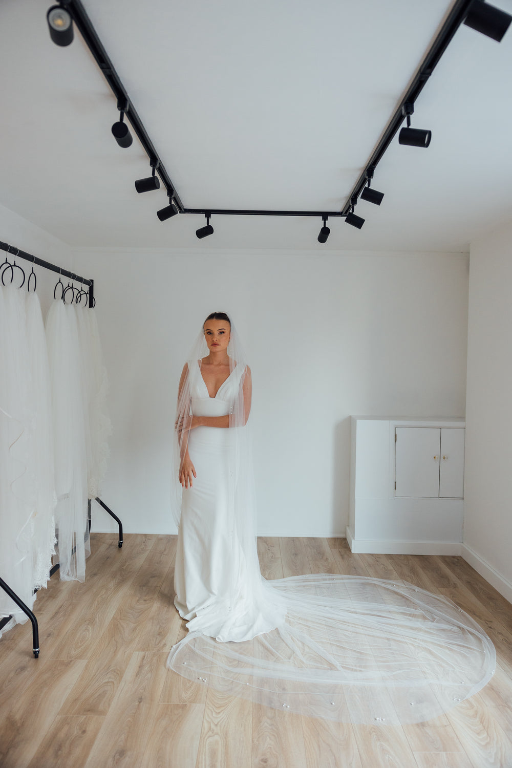 TAMSIN. single tier veil, pearl detail.