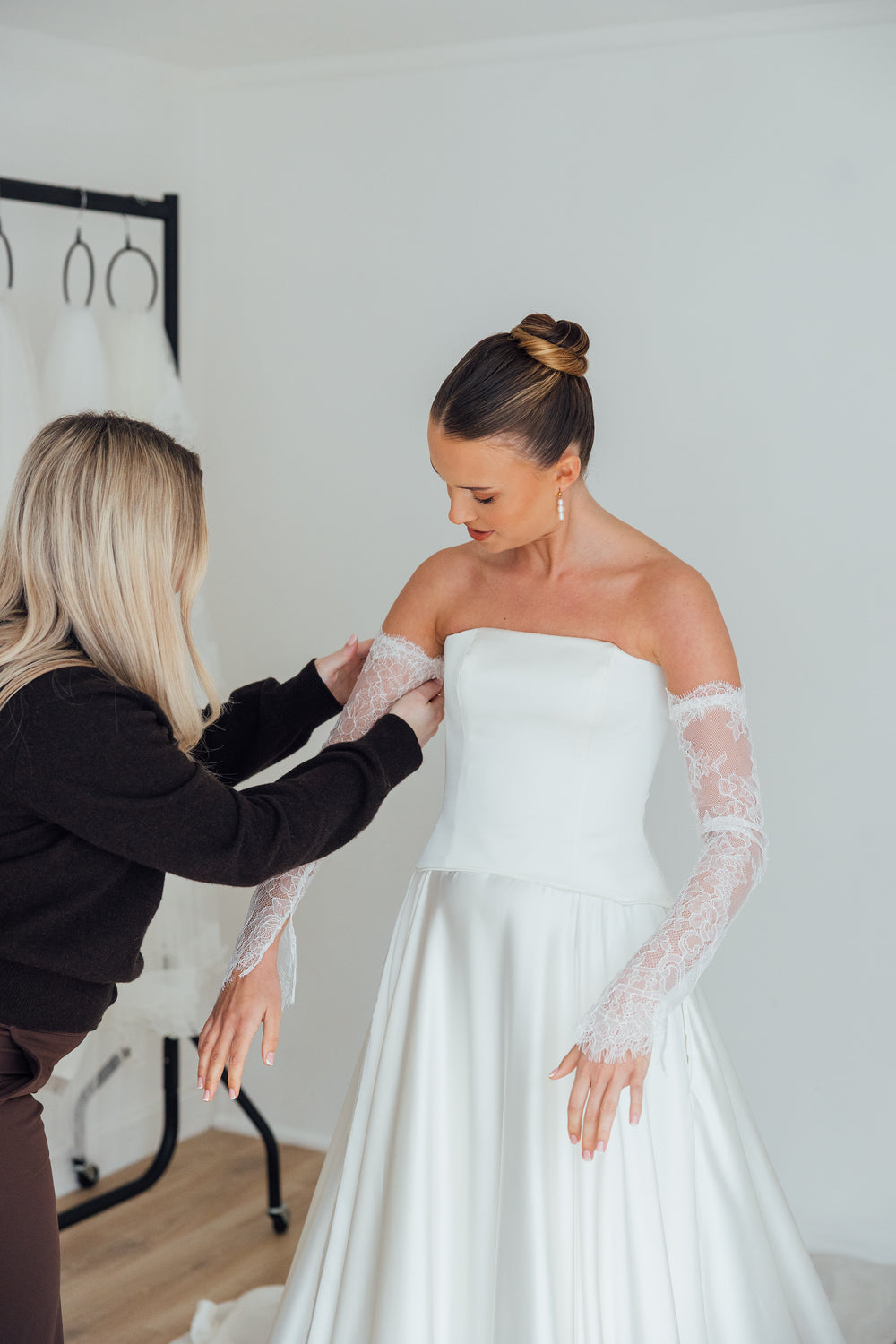 PENNY. chantilly lace bridal sleeves.