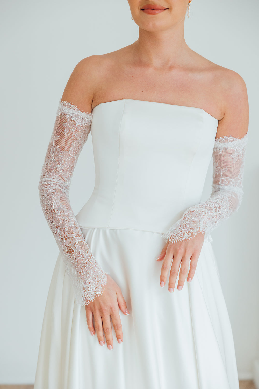 PENNY. chantilly lace bridal sleeves.