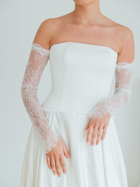 PENNY. chantilly lace bridal sleeves.