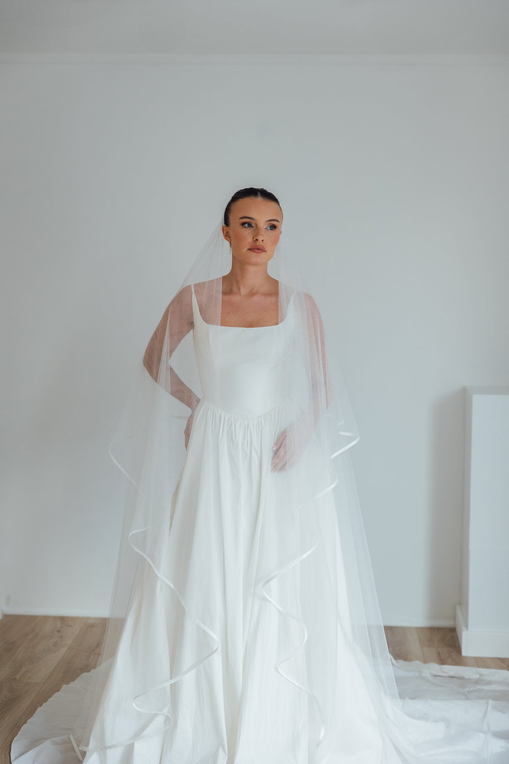 KATE. blusher veil, ribbon edge.