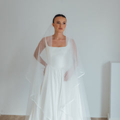 KATE. blusher veil, ribbon edge.