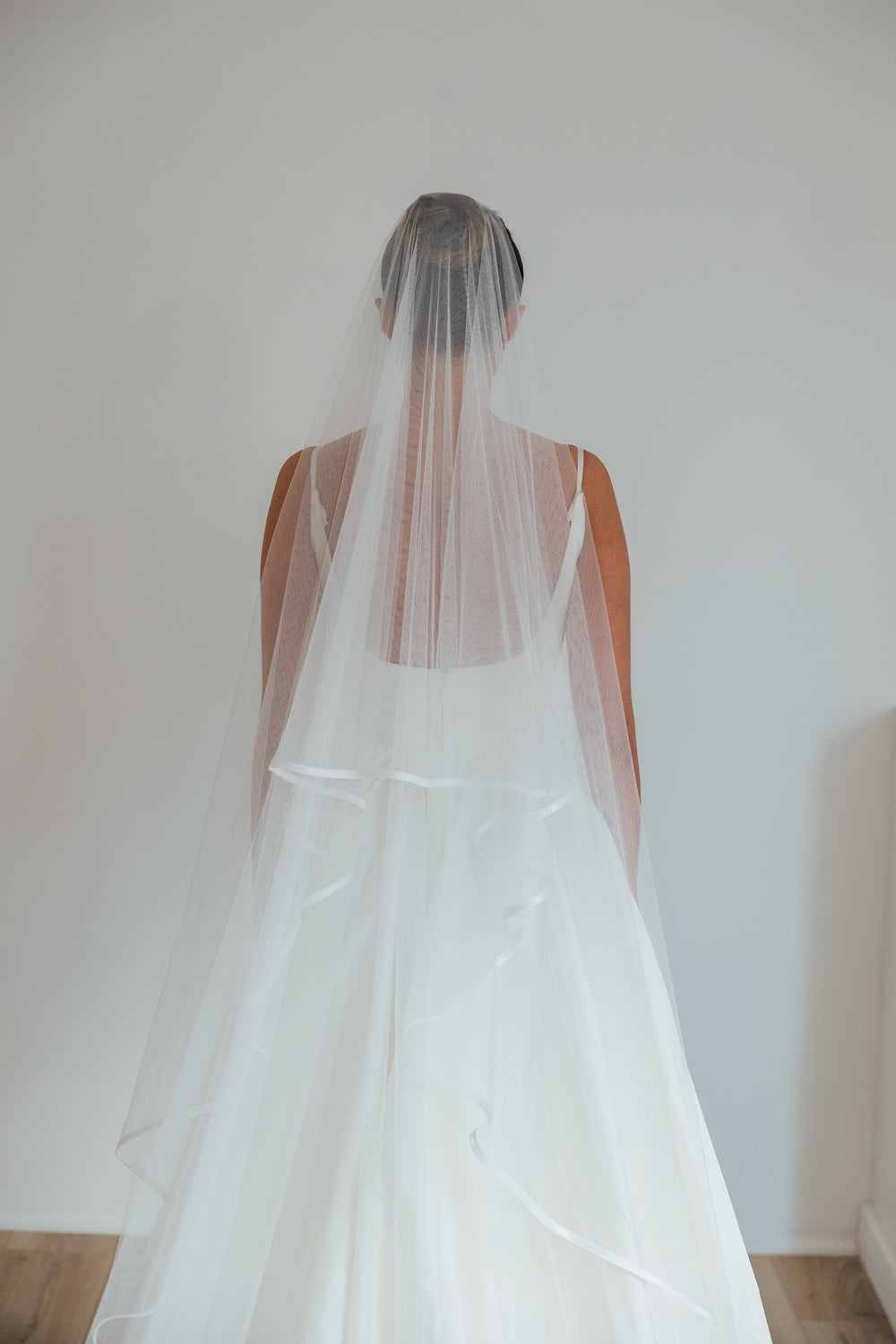 KATE. blusher veil, ribbon edge.
