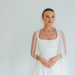 KATE. single tier veil, ribbon trim.