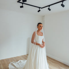 KATE. single tier veil, ribbon trim.