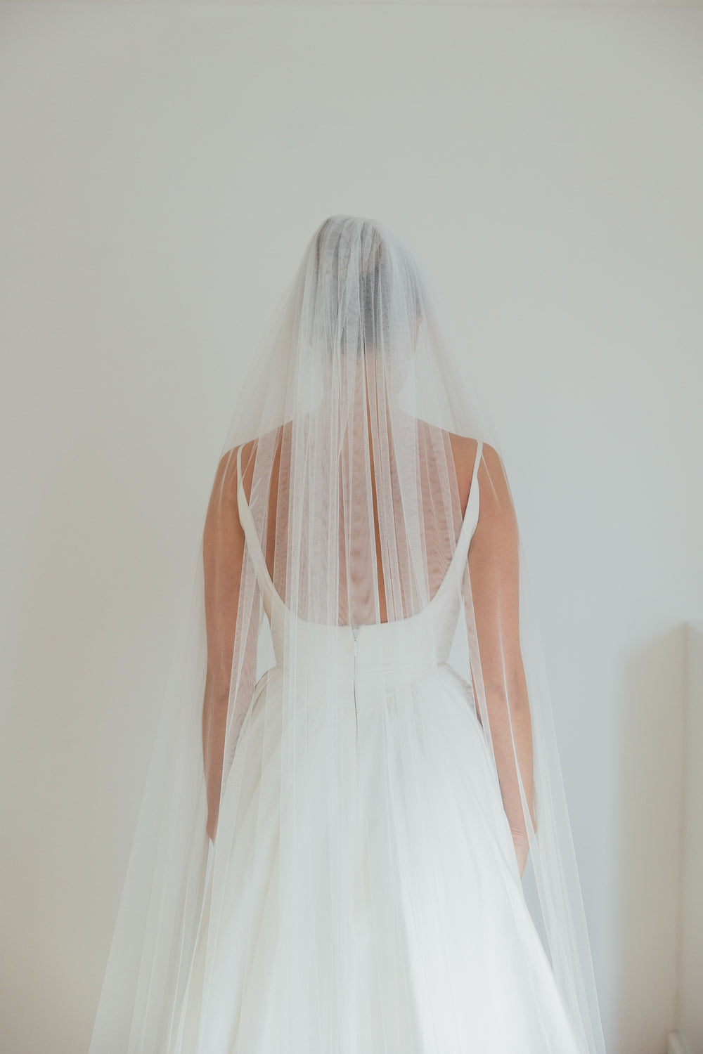 KATE. single tier veil, ribbon trim.