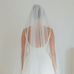 KATE. single tier veil, ribbon trim.