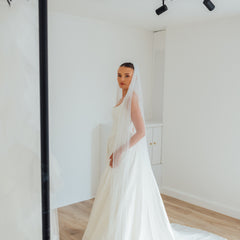 KATE. single tier veil, ribbon trim.